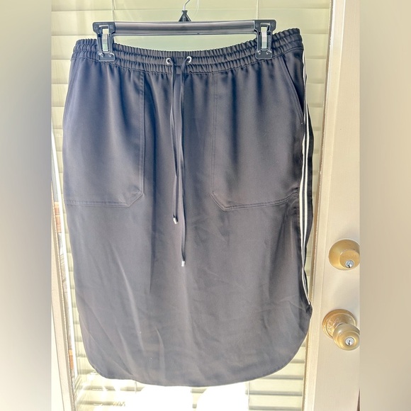 Lauren Ralph Lauren Dresses & Skirts - Lauren Ralph Lauren Blk Skirtw/White Track Stripes wPockets,Elastic&Drawstring.8